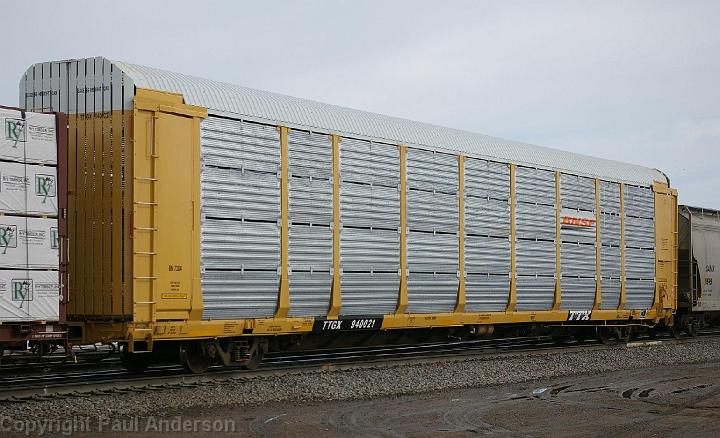 BNSF Autorack with Swoosh Logo.jpg